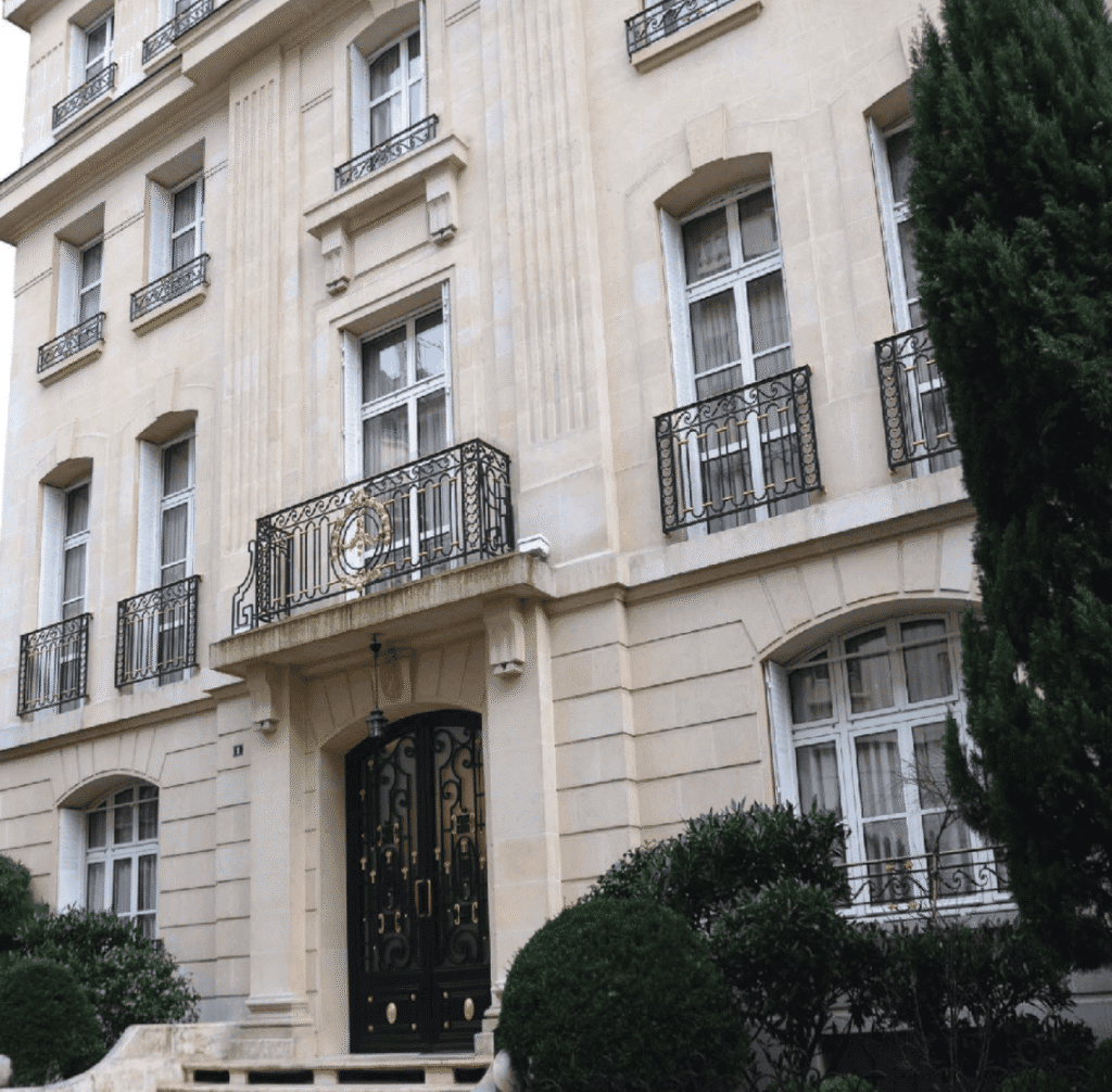Paris 16 Private mansion
